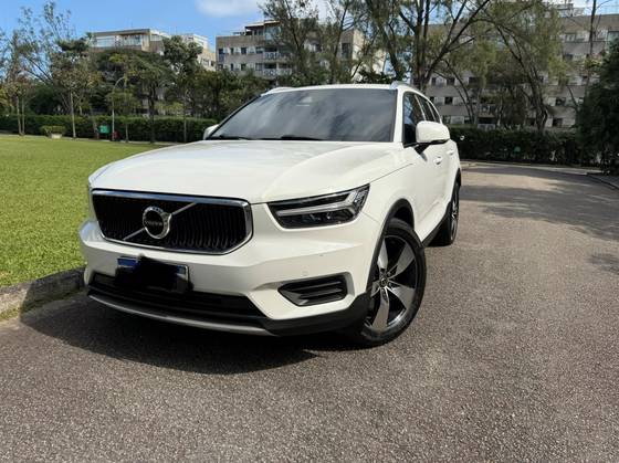 VOLVO XC40 2.0 T5 GASOLINA MOMENTUM AWD GEARTRONIC